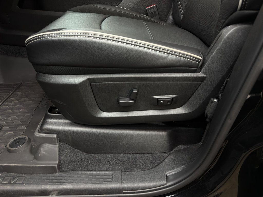 New 2025 RAM 2500 Laramie AWD/4WD image 14