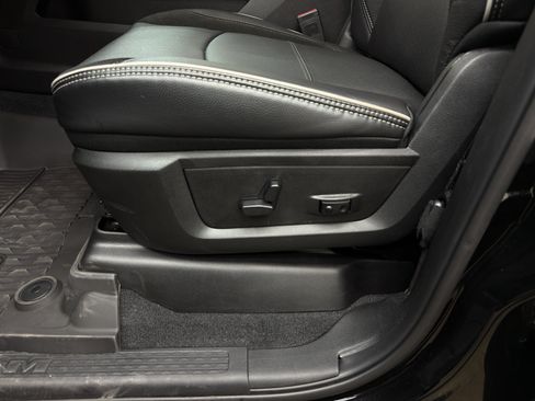 New 2025 RAM 2500 Laramie AWD/4WD image 14