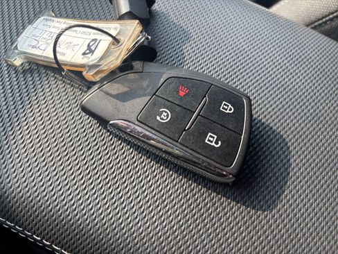 Used 2025 Chevrolet Equinox LT FWD image 25