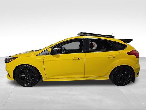 Used 2017 Ford Focus ST FWD image 10