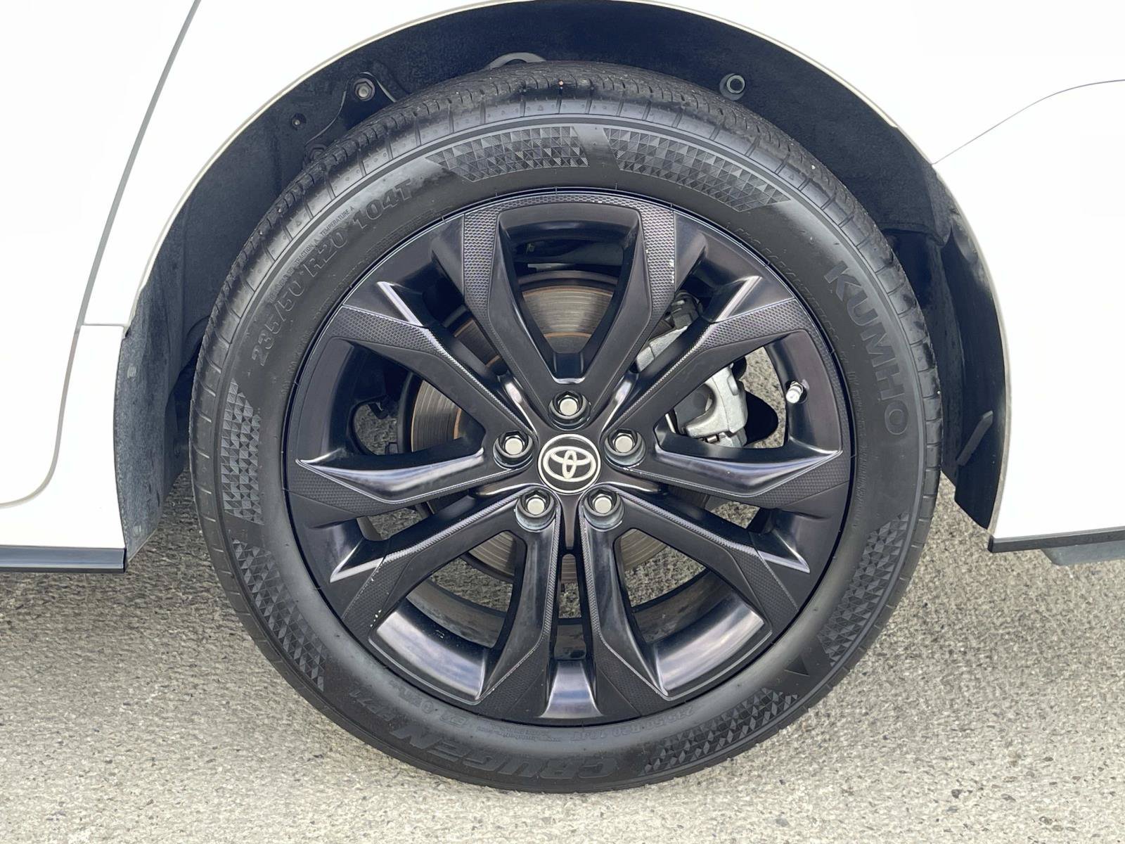 Used 2023 Toyota Sienna XSE FWD image 26