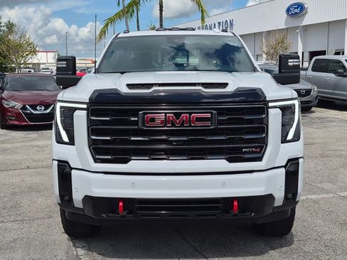 Used 2025 GMC Sierra 2500 AT4 w/ AT4 Premium Plus Package AWD/4WD image 2
