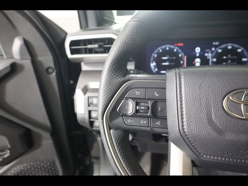 Used 2025 Toyota Tacoma TRD Off-Road w/ TRD Off Road Premium Package AWD/4WD image 25
