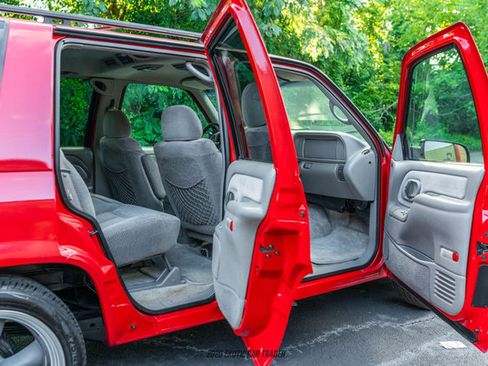 Used 1999 Chevrolet Tahoe LS image 26