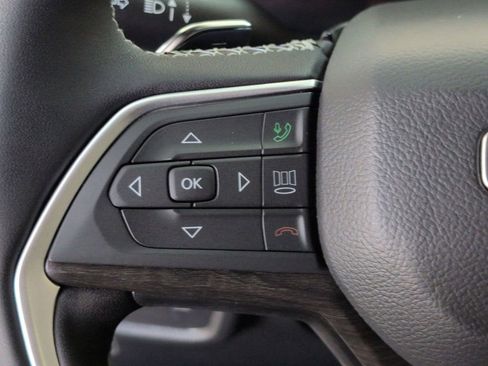New 2026 Jeep Grand Cherokee Altitude image 15