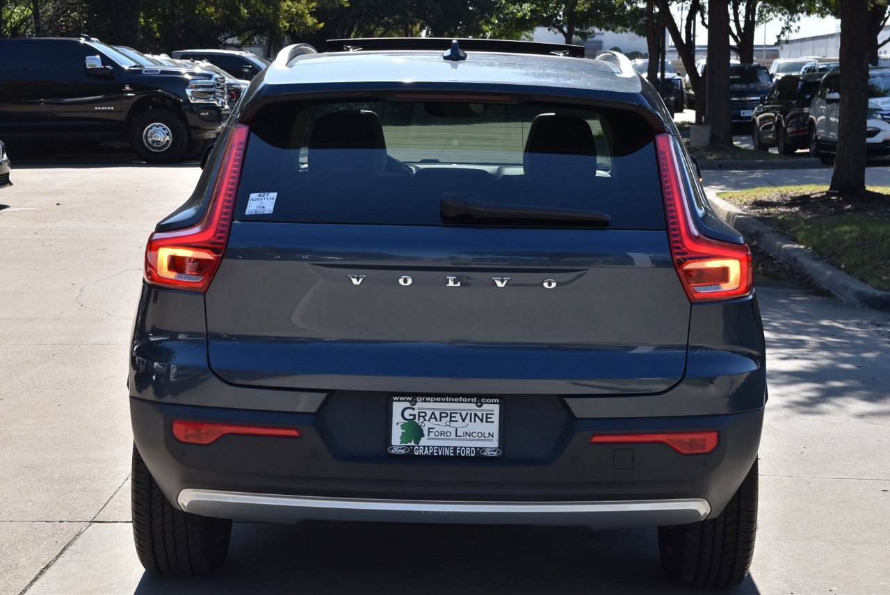 Used 2022 Volvo XC40 T5 Momentum AWD/4WD image 9