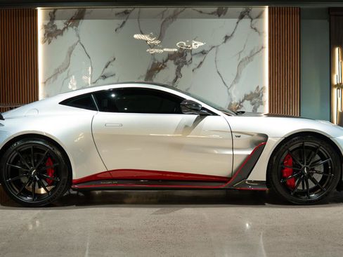 Used 2023 Aston Martin V12 Vantage RWD image 2