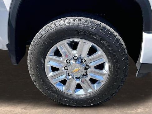 Used 2025 Chevrolet Silverado 2500 High Country w/ Technology Package AWD/4WD image 34
