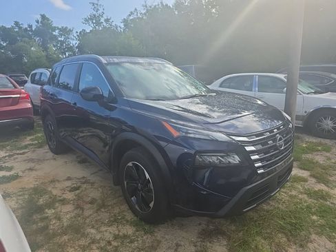 Certified 2025 Nissan Rogue SV w/ SV Premium Package FWD image 1