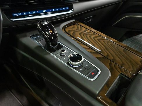 Used 2023 Cadillac Escalade ESV Sport Platinum w/ LPO, ONYX Package AWD/4WD image 41