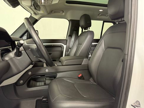 Used 2024 Land Rover Defender 110 S image 4