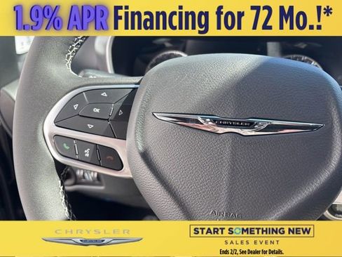 New 2026 Chrysler Pacifica Select image 13