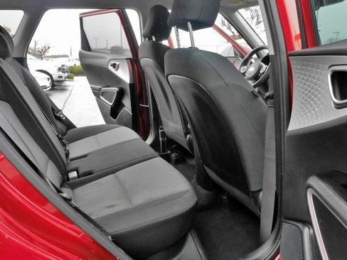 Used 2020 Kia Soul LX image 15