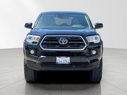 Used 2019 Toyota Tacoma SR5 RWD image 8
