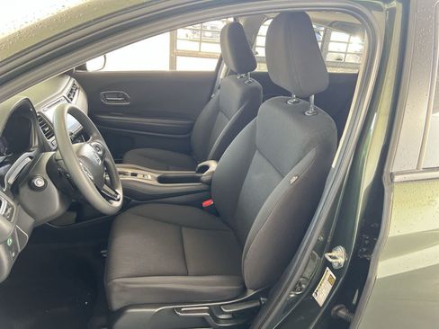 Used 2017 Honda HR-V EX image 8