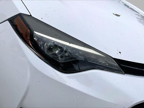 Used 2018 Toyota Corolla LE FWD image 26