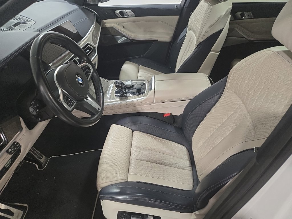 Used 2020 BMW X7 M50i w/ Dynamic Handling Package AWD/4WD image 21