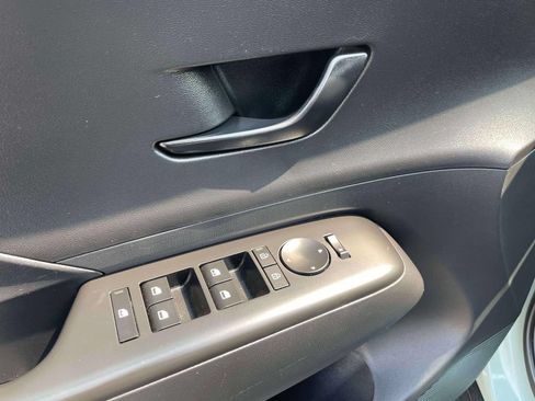 Used 2024 Hyundai Kona SEL AWD/4WD image 17