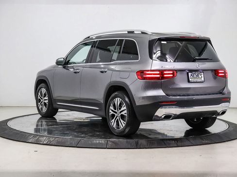 Used 2026 Mercedes-Benz GLB 250 image 2