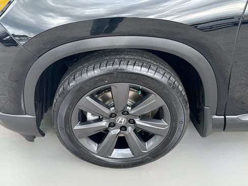 Certified 2025 Honda Pilot Sport image 36