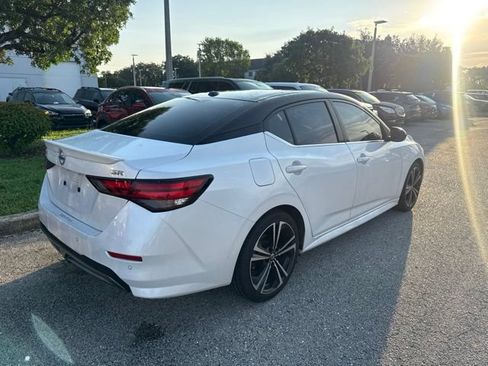 Used 2023 Nissan Sentra SR w/ Electronics Package FWD image 2