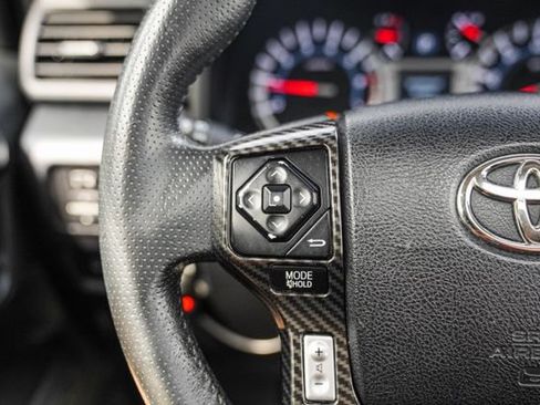 Used 2018 Toyota 4Runner Limited AWD/4WD image 28