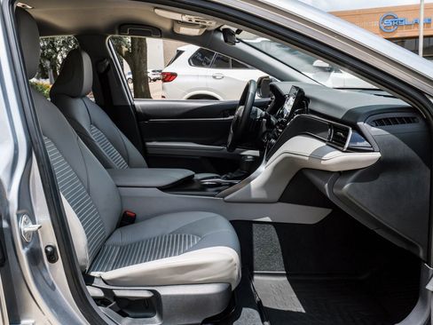 Used 2023 Toyota Camry SE FWD image 33