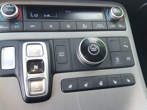 Used 2024 Hyundai Palisade SEL w/ Premium Package FWD image 32