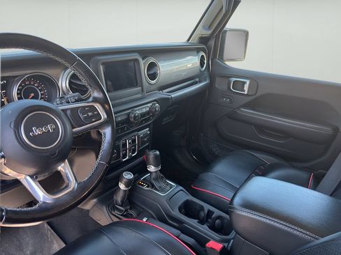 Used 2020 Jeep Wrangler Unlimited Sahara AWD/4WD image 14