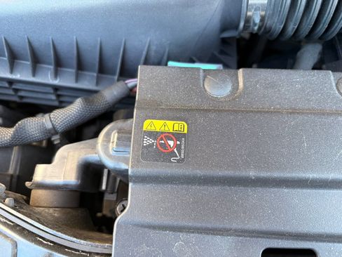 Used 2023 Jeep Wrangler Unlimited Sahara w/ Cold Weather Group AWD/4WD image 66