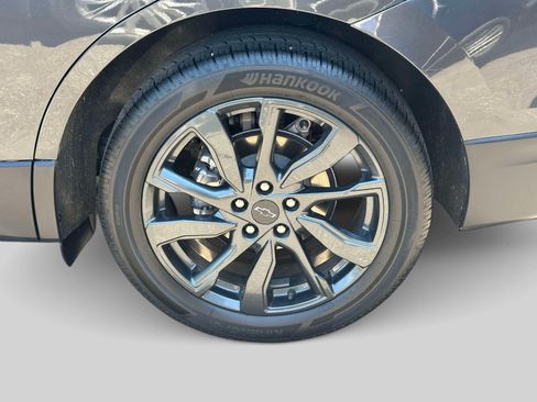 Used 2023 Chevrolet Equinox RS FWD image 6