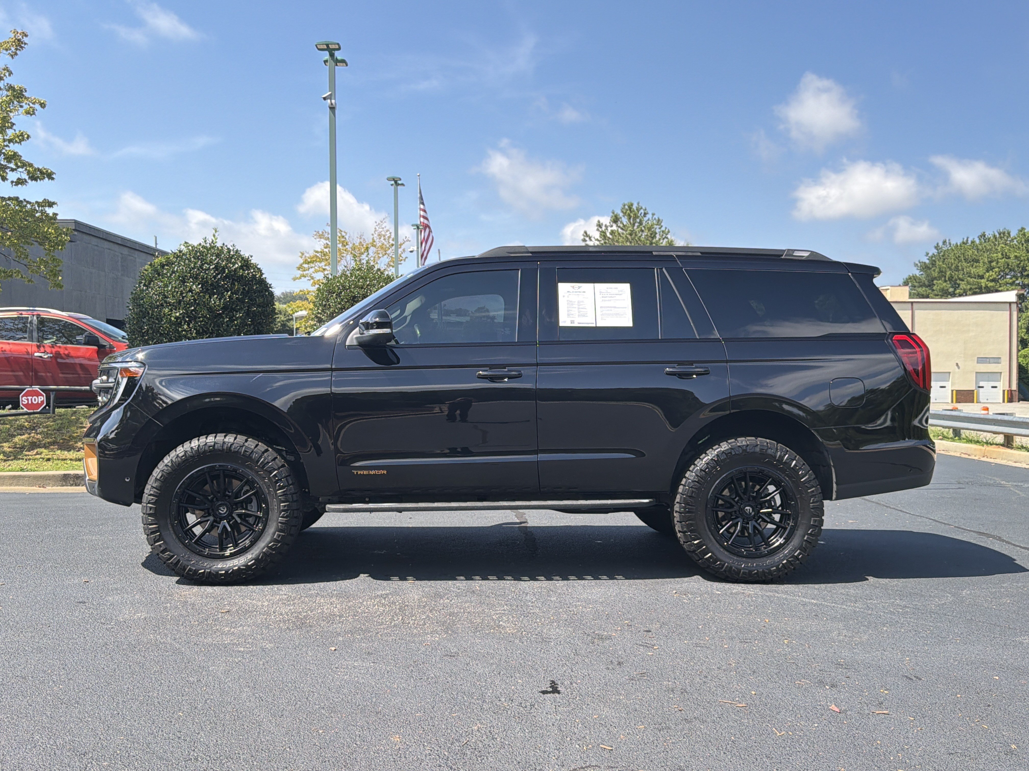 Used 2025 Ford Expedition Tremor AWD/4WD image 16