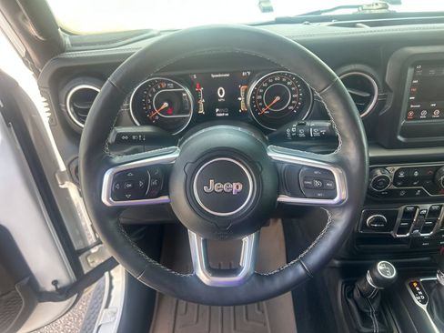 Used 2019 Jeep Wrangler Unlimited Sahara w/ LED Lighting Group AWD/4WD image 15
