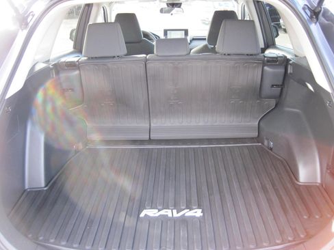 Used 2024 Toyota RAV4 LE image 7