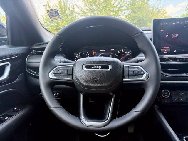 Used 2026 Jeep Compass Latitude AWD/4WD image 20