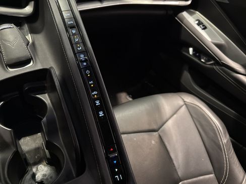 Used 2022 Chevrolet Corvette Stingray Coupe w/ Z51 Performance Package image 25