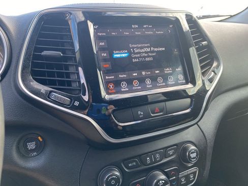 Used 2019 Jeep Cherokee Limited image 11