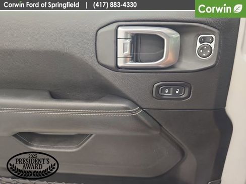Used 2023 Jeep Gladiator Overland w/ Cold Weather Group AWD/4WD image 34