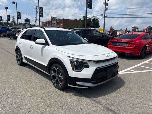Certified 2023 Kia Niro EX Touring FWD image 1