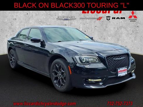 Used 2022 Chrysler 300 Touring L w/ Popular Equipment Group AWD/4WD image 1