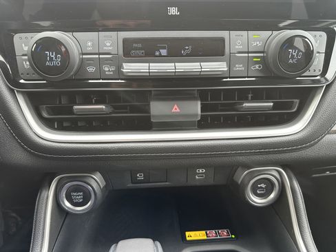 Used 2024 Toyota Grand Highlander AWD image 20
