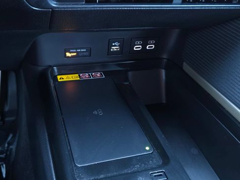 Used 2025 Toyota Camry SE FWD image 16