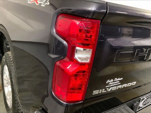 Used 2023 Chevrolet Silverado 1500 LT AWD/4WD image 27