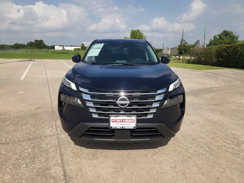 Used 2025 Nissan Rogue SV FWD image 11