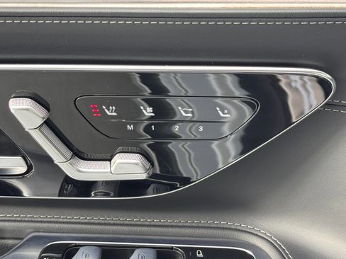 Used 2022 Mercedes-Benz SL 55 AMG AMG SL 55 w/ Driver Assistance Package image 17