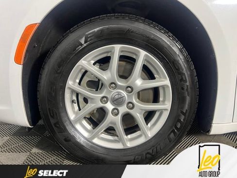 Used 2021 Chrysler Pacifica Touring-L FWD image 33