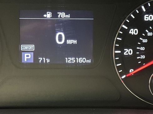 Used 2020 Kia Sorento LX image 17