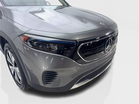 Used 2023 Mercedes-Benz EQB 300 4MATIC image 17