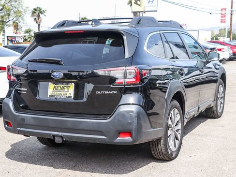 Used 2023 Subaru Outback Premium image 4