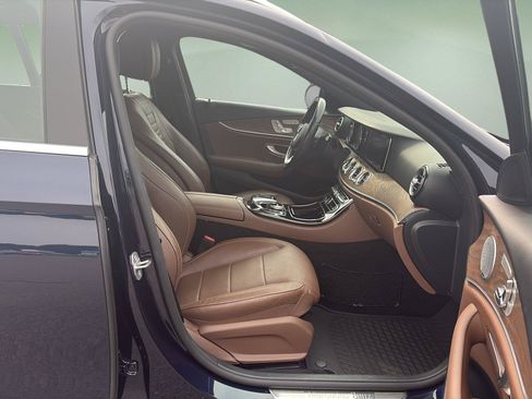 Used 2017 Mercedes-Benz E 400 4MATIC Wagon image 13
